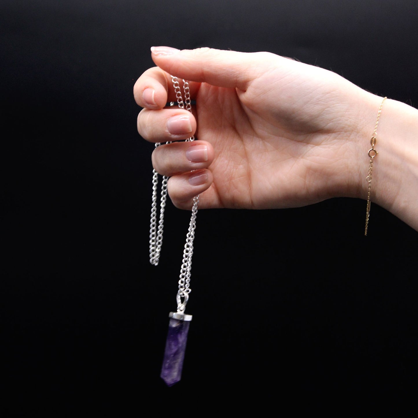 Gemstone pendant in a classic faceted cut – tiger's eye