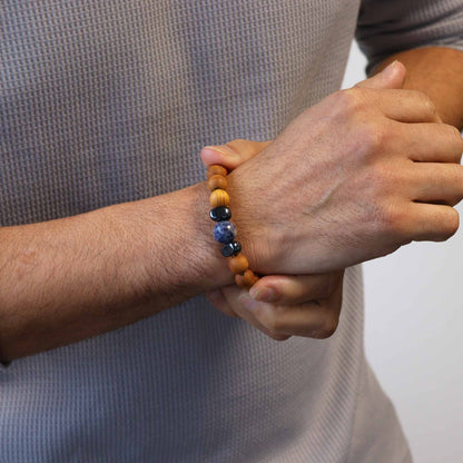 Cedarwood bracelet for the throat chakra with sodalite